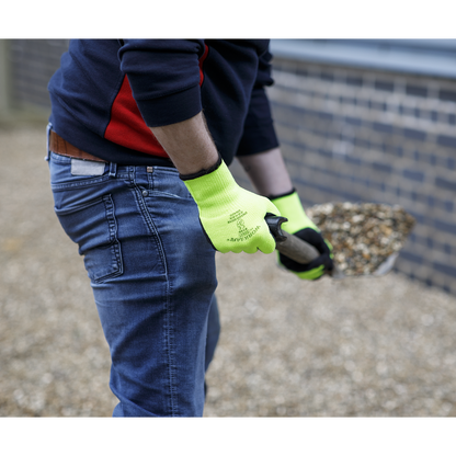Thermal gloves working in the garden