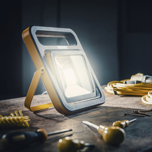 Defender. 240 Volt Powered LED Work Site Light White. - E206017