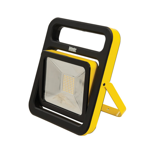 Defender. 240 Volt Powered LED Work Site Light White. - E206017