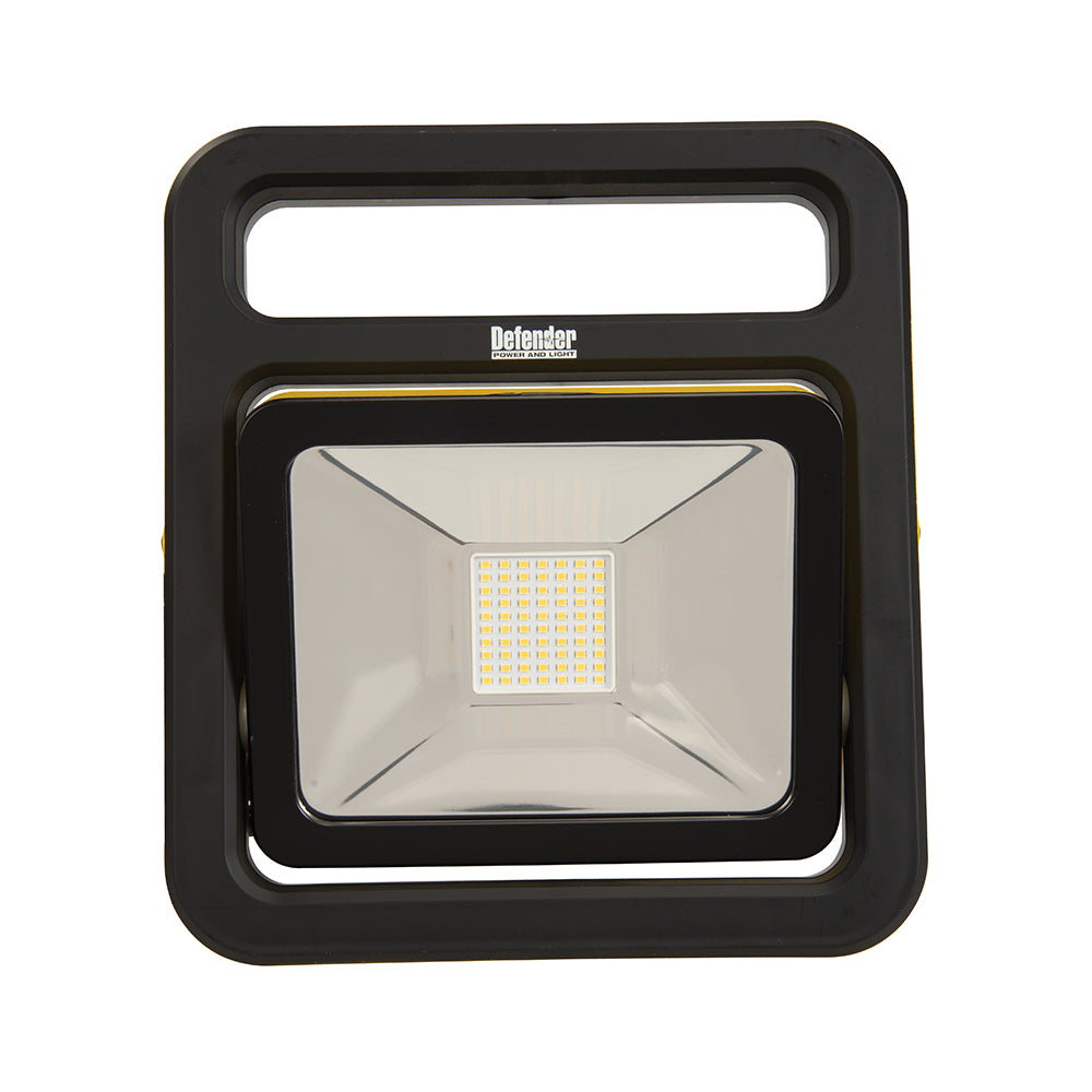 Defender. 240 Volt Powered LED Work Site Light White. - E206017