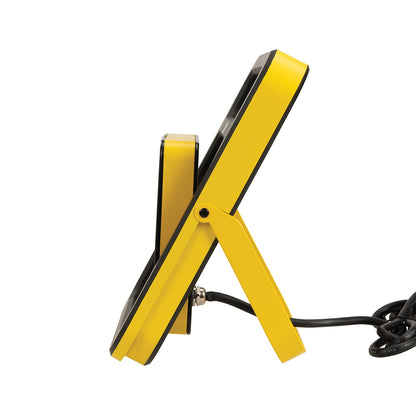 Defender. 240 Volt Powered LED Work Site Light White. - E206017